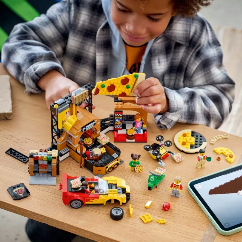 LEGO City 60496 Dostawa pizzy z pojazdami (494 elem.)
