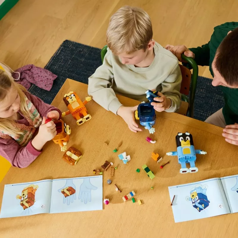 LEGO Bluey 11217 Rodzina Bluey z klocków (466 elem.)