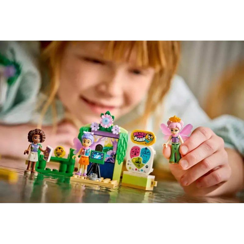LEGO Friends 42702 Obrotowa karuzela kwiatów i wróżek z filiżankami (321 elem.)