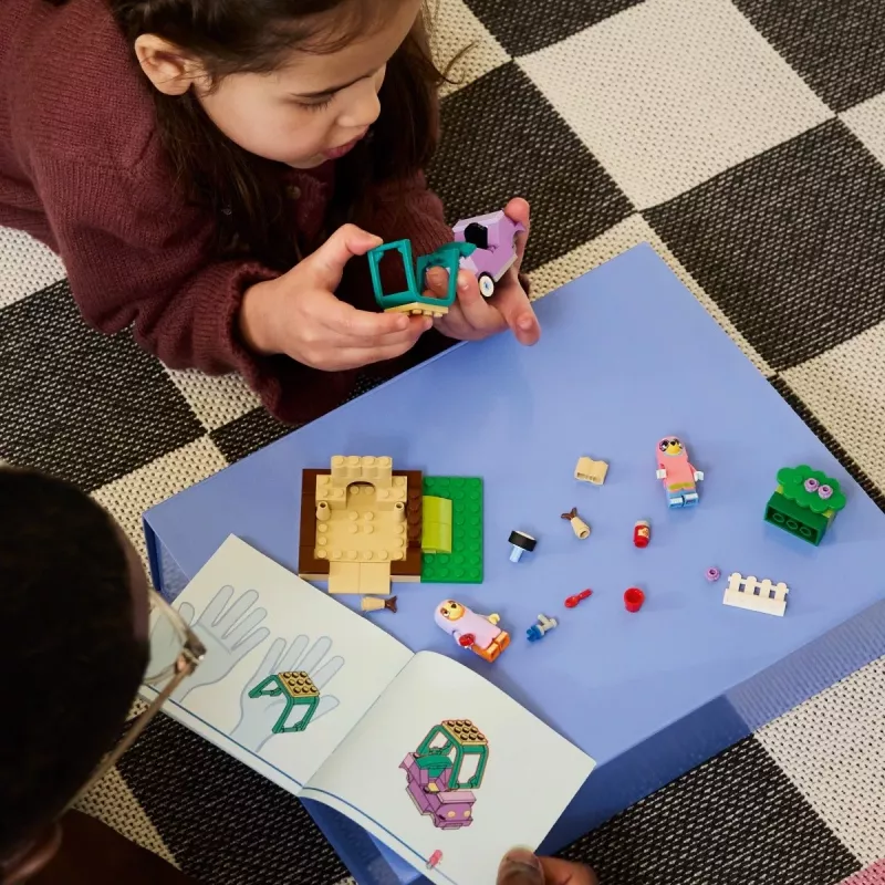 LEGO Bluey 11216 Babcie z Bingo i Bluey (80 elem.)