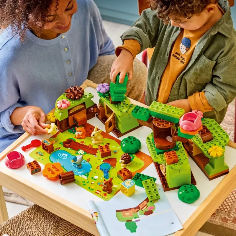 LEGO DUPLO 10480 Las odkrywców z dzikimi zwierzętami (131 elem.)