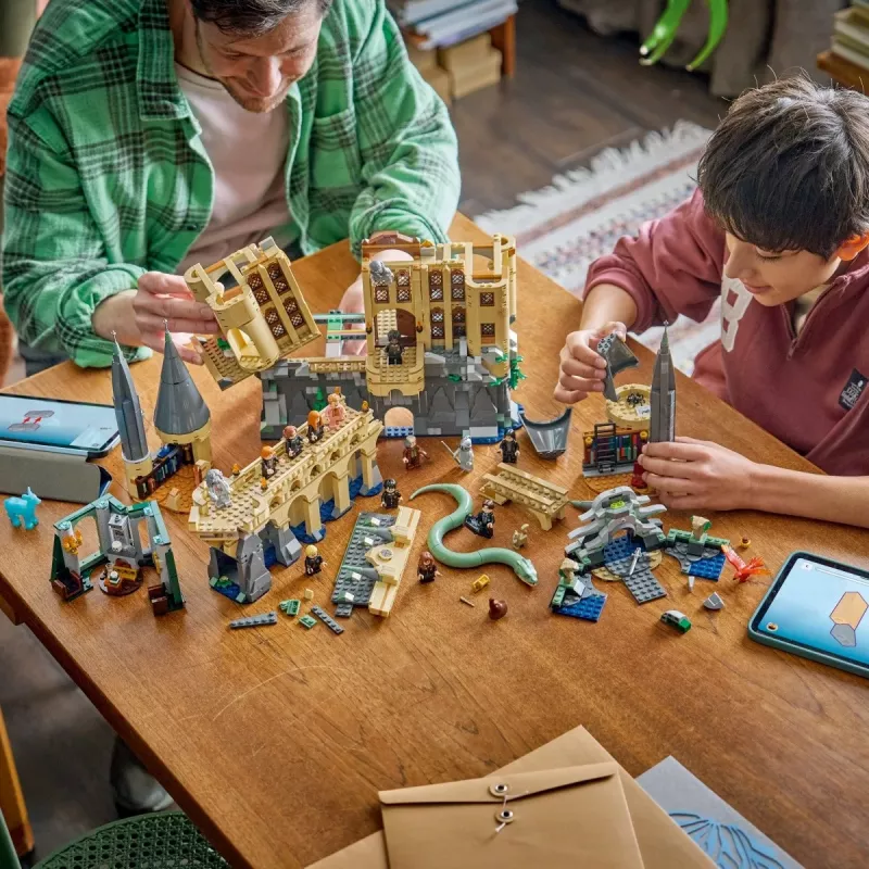 LEGO Harry Potter 76473 Zamek Hogwart: Skrzydło wschodnie (2164 elem.)