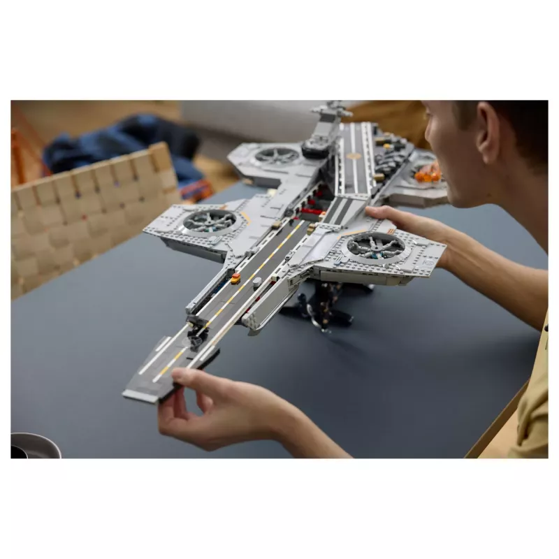 LEGO Marvel 76354 Helikarier S.H.I.E.L.D. (3057 elem.)