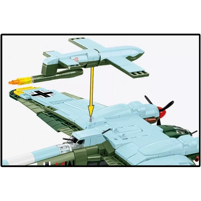 Zestaw klocków konstrukcyjnych COBI Heinkel HE 111 H-22 z bombą latającą V1, 927 elementów