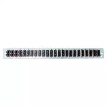 EFB Elektronik Populowany panel przedni z 24 x SC Duplex sprzęgaczem OM4, pionowy, czarny