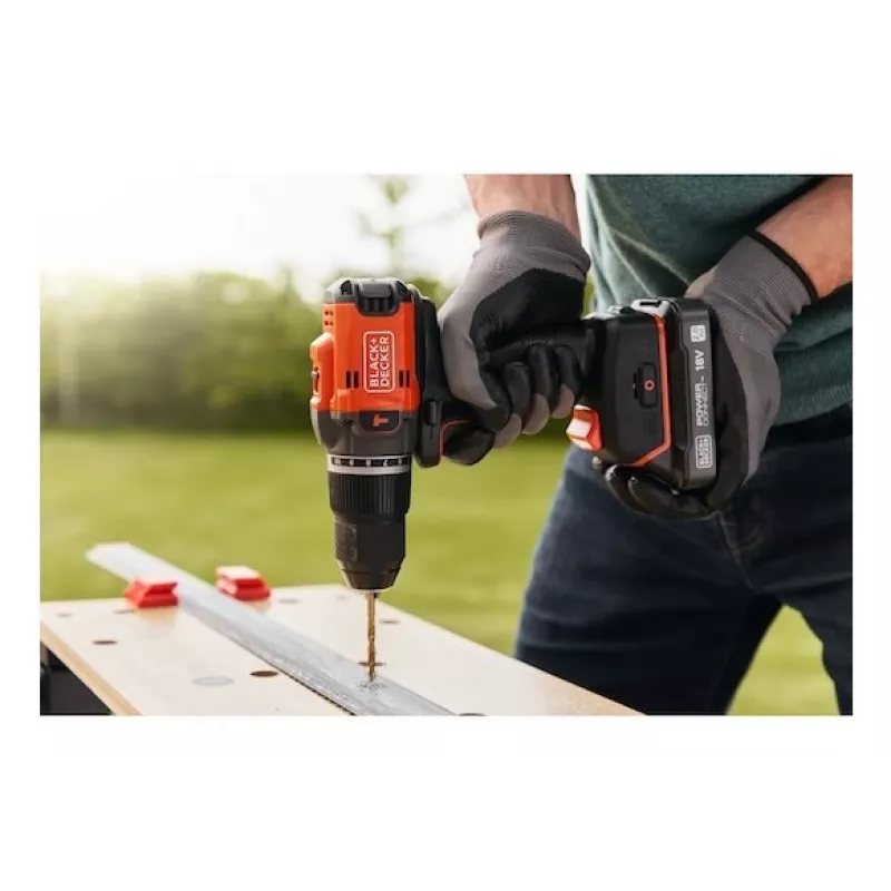 Black & Decker BLD683XN-XJ Wiertarka udarowa przewodowa 680W 13mm Uchwyt kluczykowy 0-3000 RPM Czarno-pomarańczowa