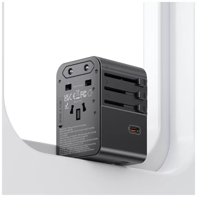 USAMS Travel Adapter CC310 70W 3xUSB-C US/AU/EU/UK Czarny