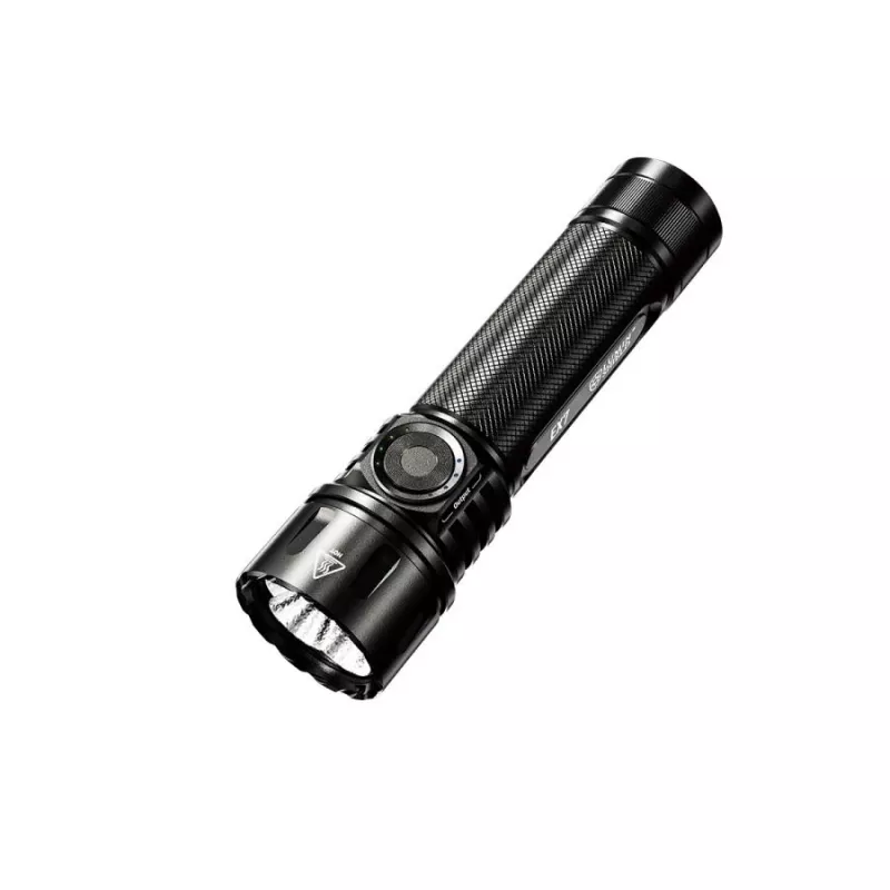 Latarka Nitecore EX7 6000 lumenów, zasięg 655 m