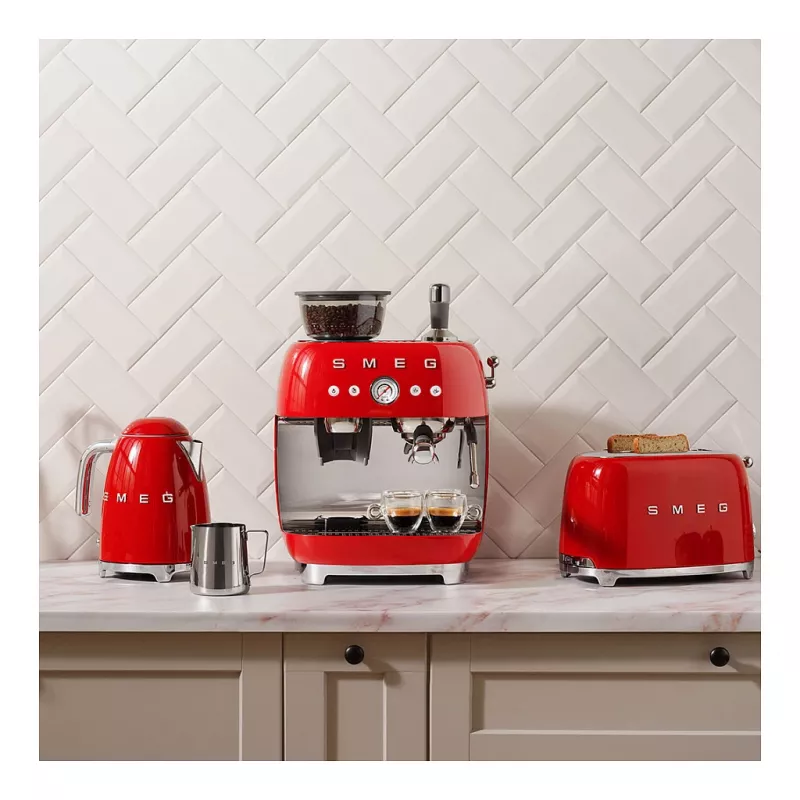 Smeg 50's Style Fully Automatic Coffee Machine EGF03RDEU Red