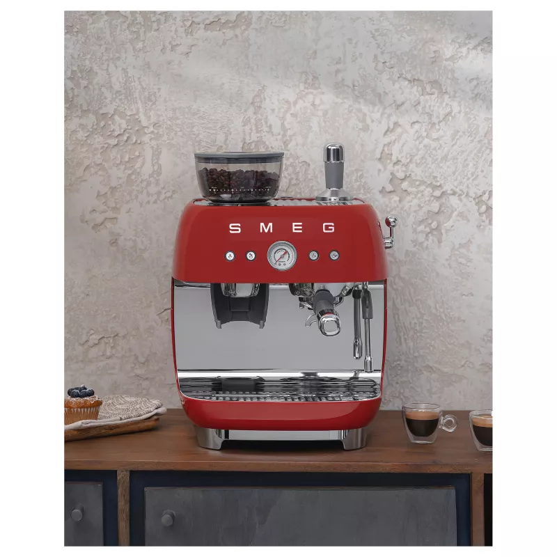 Smeg 50's Style Fully Automatic Coffee Machine EGF03RDEU Red