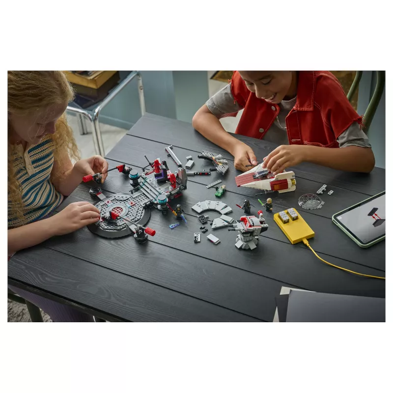 LEGO Star Wars SMART Play: A-Wing i Pojedynek w Tronowej (75427)