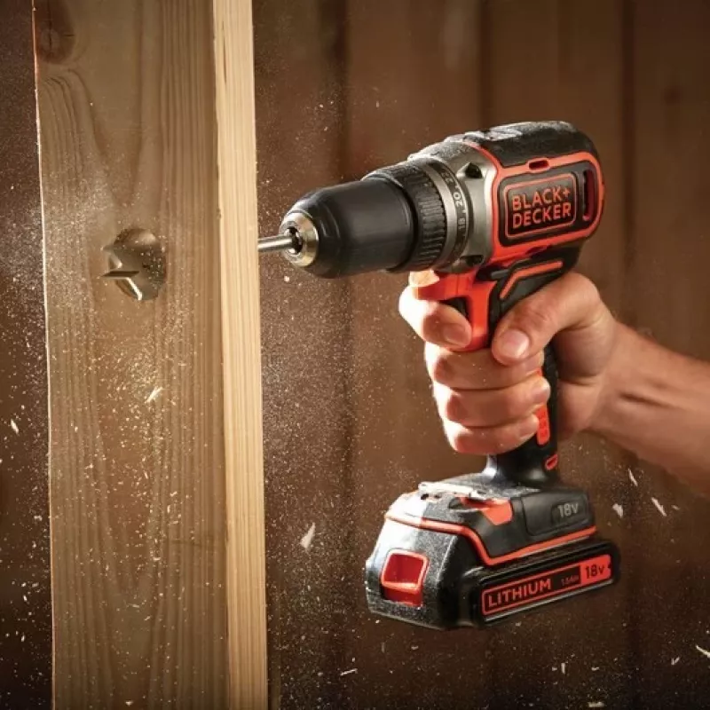 Black & Decker BL186KB-QW 18V Akumulatorowa Wiertarko-wkrętarka udarowa bezszczotkowa 1650 RPM (2x baterie 1.5Ah, ładowarka, walizka)