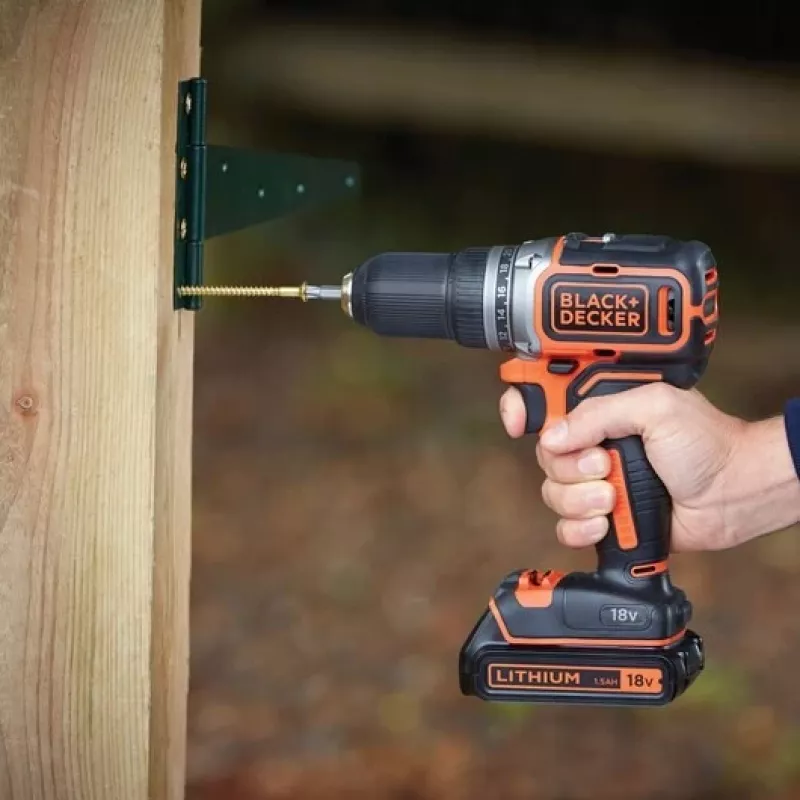 Black & Decker BL186KB-QW 18V Akumulatorowa Wiertarko-wkrętarka udarowa bezszczotkowa 1650 RPM (2x baterie 1.5Ah, ładowarka, walizka)