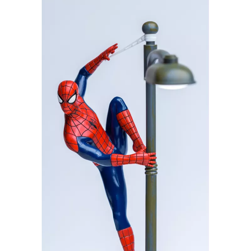 Lampa LED Paladone Spider-Man - Oficjalnie licencjonowany gadżet Marvel