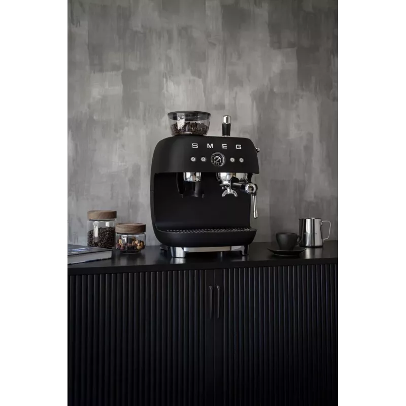 Smeg EGF03BLMEU Ekspres do kawy z młynkiem, 1650 W, czarny