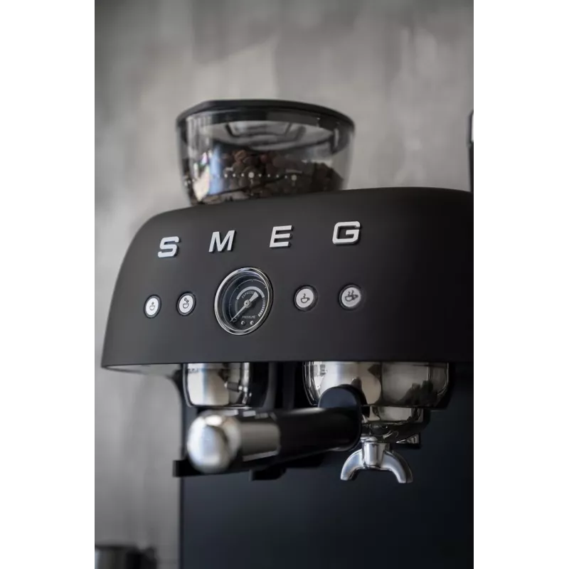 Smeg EGF03BLMEU Ekspres do kawy z młynkiem, 1650 W, czarny