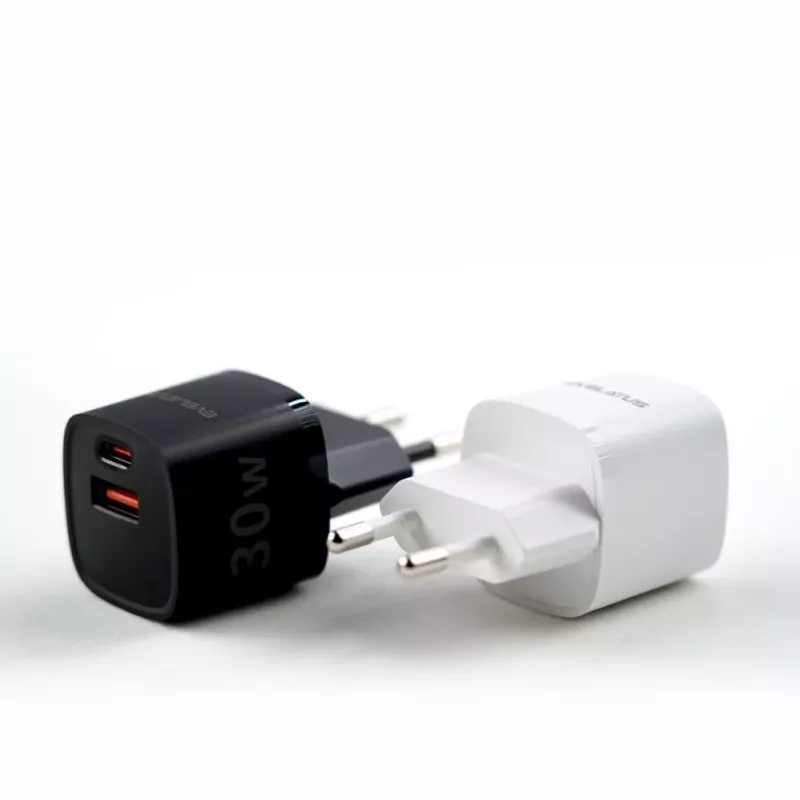 Evelatus USB-A i USB-C 30W Max EU Ładowarka Biała