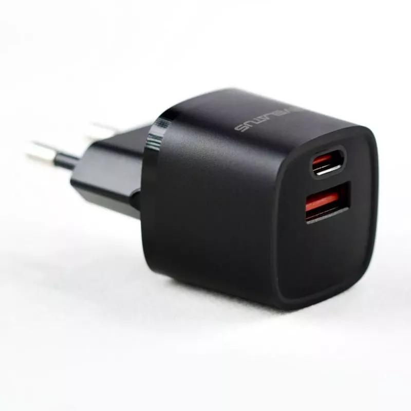 Evelatus USB-A i USB-C 30W Max EU Ładowarka Czarna
