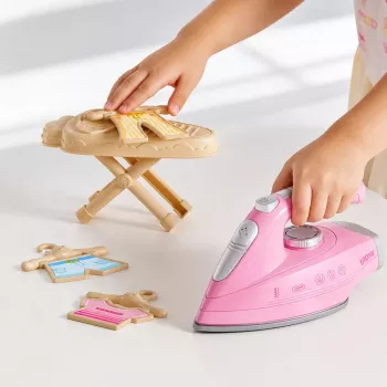 LEAN TOYS Zestaw do prasowania z żelazkiem z wibracją, światłem i dźwiękiem