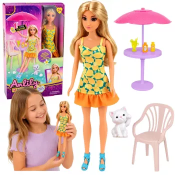 LEAN TOYS Lalka Anlily w Żółtej Sukience z Kotkiem, Ogrodowymi Meblami i Parasolką
