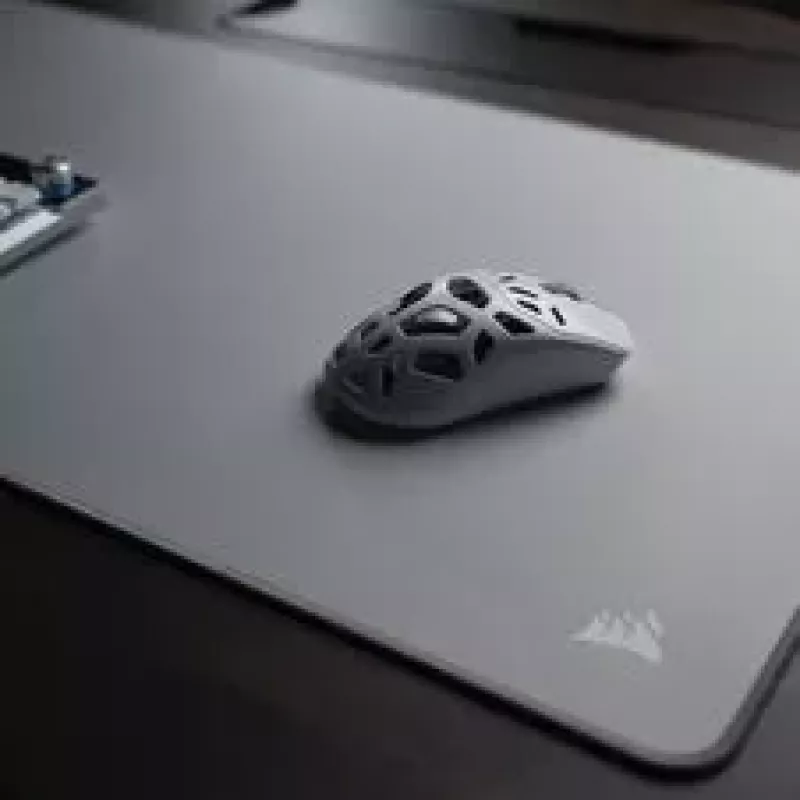 Podkładka pod mysz gamingowa CORSAIR MM300 PRO, powierzchnia materiałowa, krawędzie zabezpieczone przed strzępieniem - 3XL, szary
