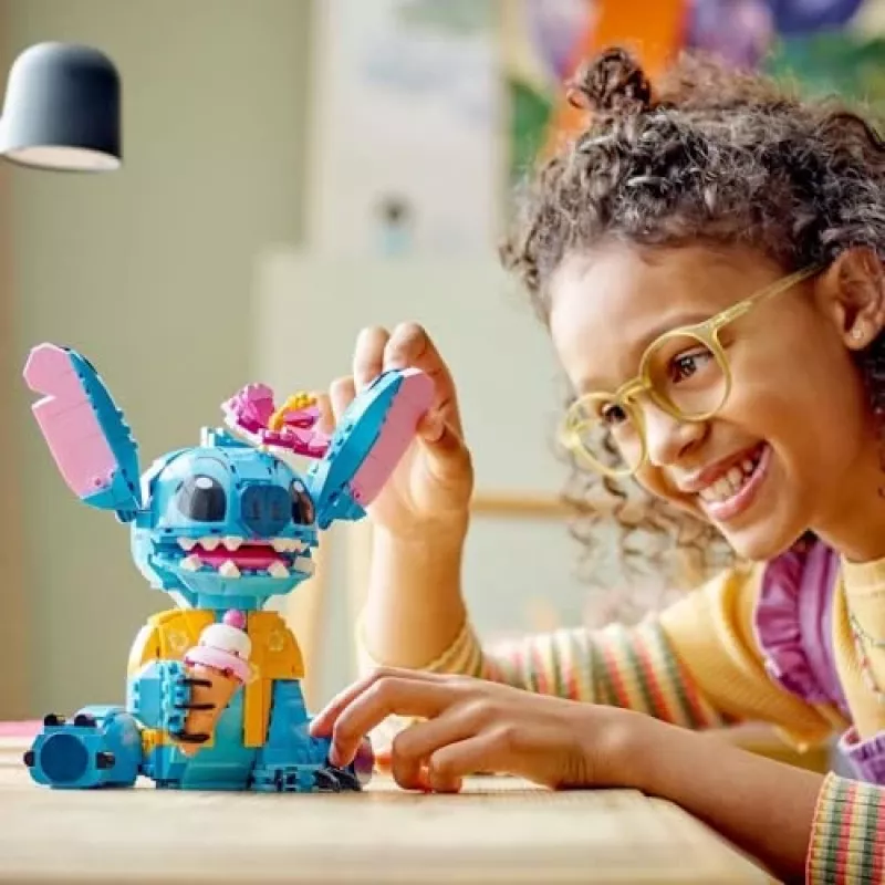 LEGO | Disney Stitch Zestaw do budowania dla dzieci z lodami w rożku 43249