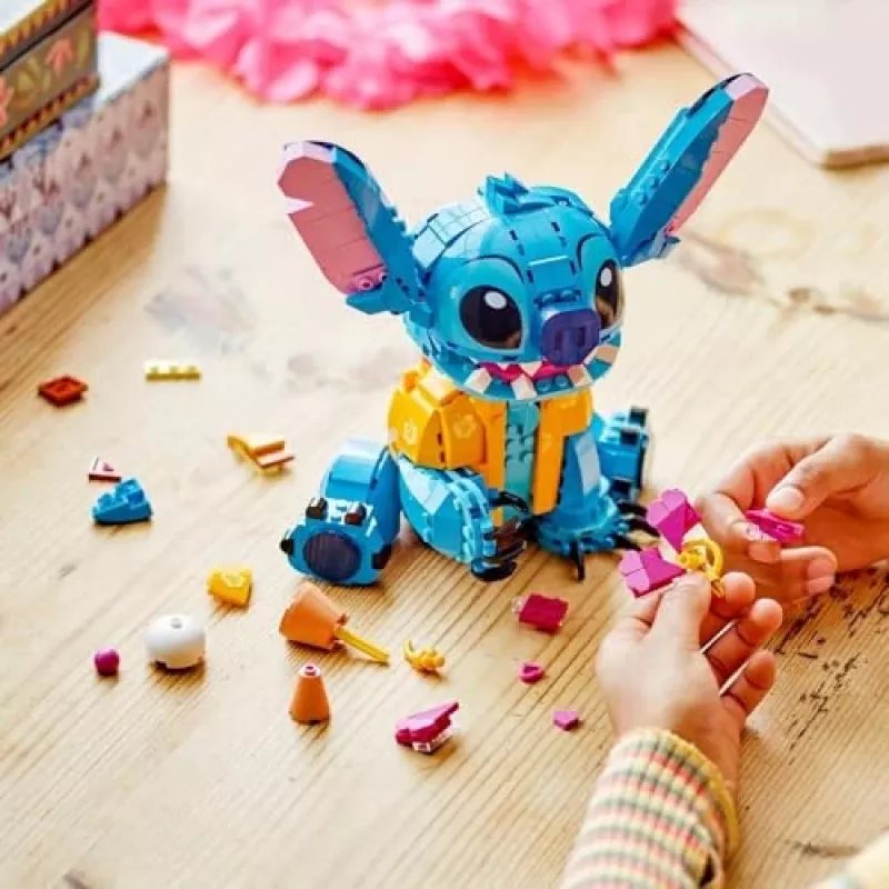 LEGO | Disney Stitch Zestaw do budowania dla dzieci z lodami w rożku 43249