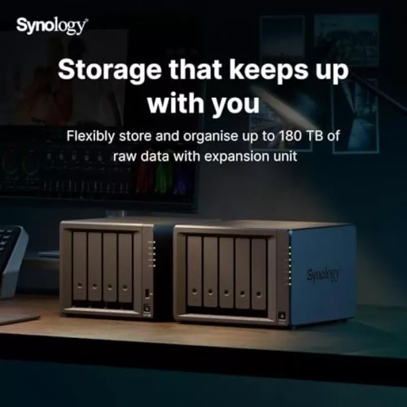 Synology DiskStation DS925+ NAS/serwer pamięci masowej Ryzen Embedded V1500B 4 GB DDR4 0 TB Czarny