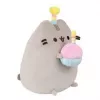 Pluszowa zabawka Pusheen marki Pusheen — 24 cm plusz z tortem i czapką urodzinową