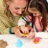 Kinetic Sand Beach Adventure Set – 907g piasku w 3 kolorach z foremkami, narzędziem i tacką do zabawy