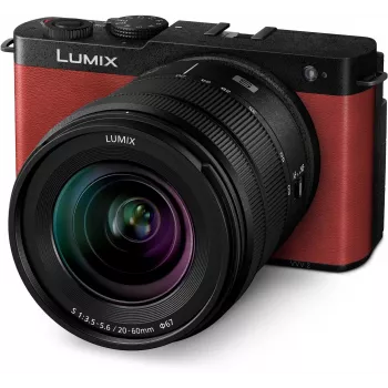 Bezlusterkowiec pełnoklatkowy Panasonic Lumix DC-S9 z obiektywem Lumix S 20-60mm f/3.5-5.6, crimson red (DC-S9KE-R)