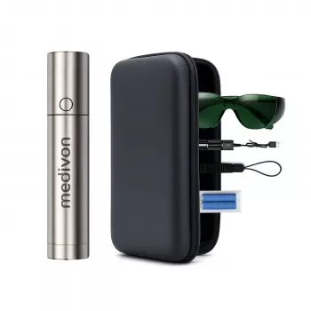 MEDIVON Lumix kompaktowa lampa terapeutyczna LED, 5 długości fal 460–900 nm, timer 5 min, akumulator Li-ion, srebrna