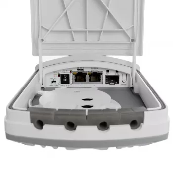 MikroTik FTC21-UPS konwerter światłowód-miedź z wbudowanym UPS, 1x Gigabit Ethernet, 1x SFP, Passive PoE, zasilanie awaryjne, montaż na ścianie