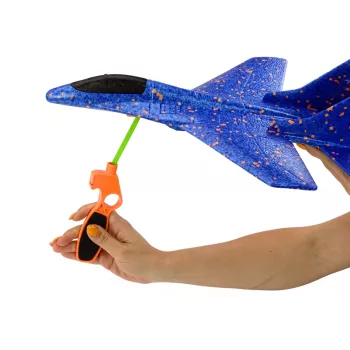 LEAN TOYS Samolot myśliwski ze styropianu z niebieską wyrzutnią procą