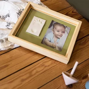 Baby Art Pure Frame drewniany zestaw pamiątkowy do odcisku dłoni lub stopy dziecka