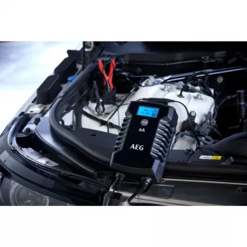 Ładowarka do akumulatorów samochodowych AEG LD6 10617 6V/12V 3A/6A z wyświetlaczem LCD