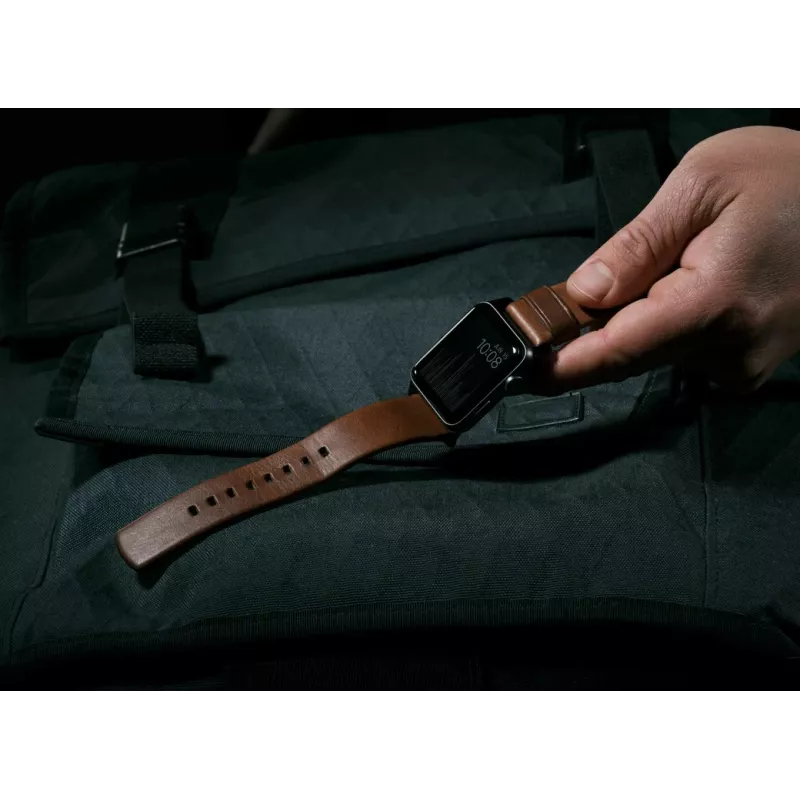 NOMAD Modern Band – pasek ze skóry Horween do Apple Watch 46mm/49mm (Rustic Brown, czarny osprzęt)
