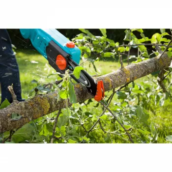 Gardena TCS 720/20 teleskopowa pilarka do gałęzi 720 W 20 cm turkusowa