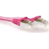 ACT Różowy kabel krosowy 0,5m LSZH S/FTP CAT6A z wtykami RJ45 bez zaczepów (FB8800)