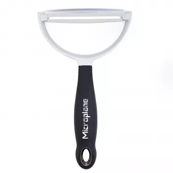 Microplane Peeler XL Obieraczka obrotowa ze stali nierdzewnej klasy chirurgicznej, ergonomiczny uchwyt Soft-Touch, zintegrowany usuwacz oczek ziemniaczanych, czarna