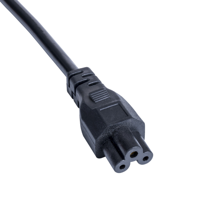 Kabel zasilający Akyga AK-AG-02A UK BS 1363 (typ G) – IEC C5 (koniczynka), CCA 3 x 0,5 mm², 1,5 m, czarny