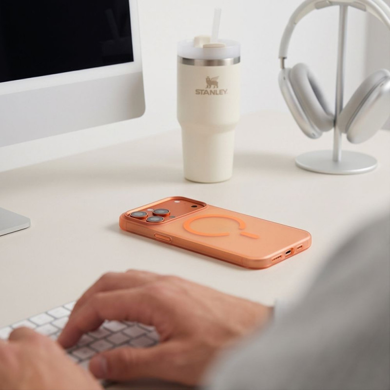 Tech-Protect MagZero MagSafe etui do Apple iPhone 17 Pro / 18 Pro, matowe Cosmic Orange