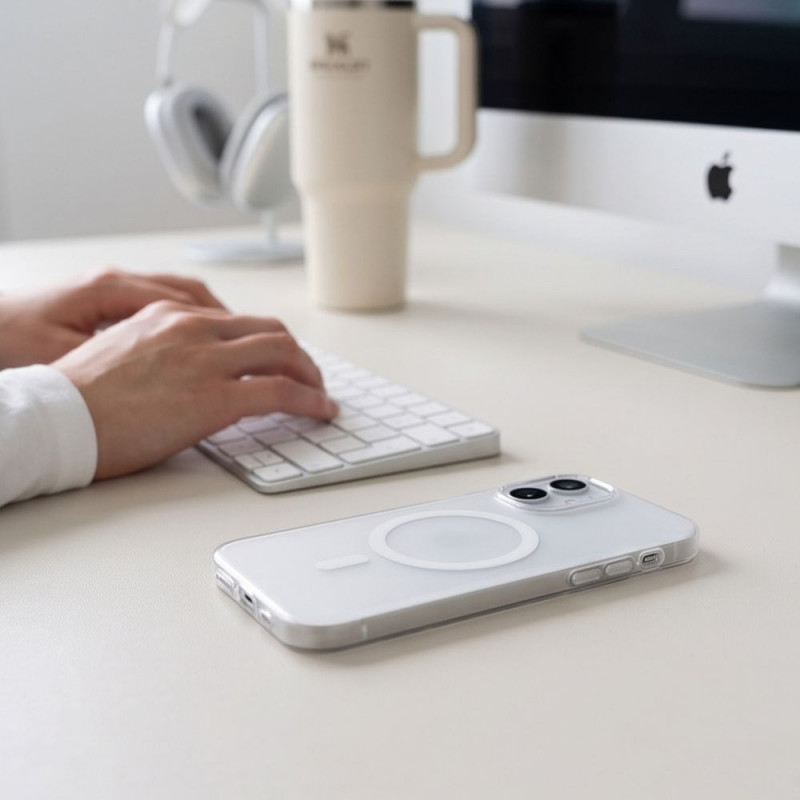 Tech-Protect MagZero MagSafe etui do Apple iPhone 17, matowe białe