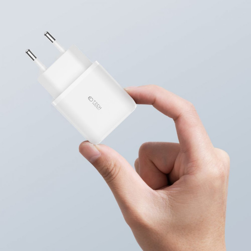 Tech-Protect C20W ładowarka ścienna 2-portowa, USB-C PD 20W i USB-A QC 3.0, biała