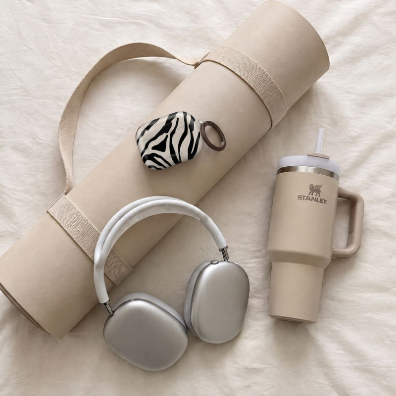 Tech-Protect Lamano etui na Apple AirPods Pro 3 z karabińczykiem, Nature Muse (czarny i beżowy)