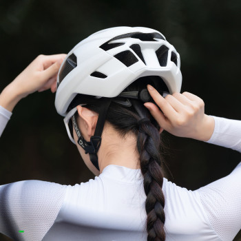 Rockbros LK-15 Kask rowerowy z włókna węglowego 58-62 cm, biały