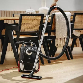 Adler AD 7054 Odkurzacz bezworkowy 2200 W z filtrem HEPA, pojemnik na kurz 1,5 L, teleskopowa rura metalowa, czarny/srebrny