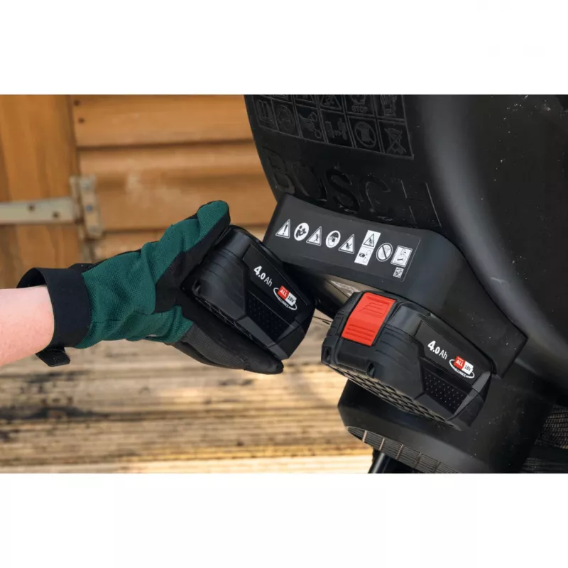 Bosch UniversalShredder Solo Akumulatorowy Rozdrabniacz Ogrodowy, 36V (2x18V), Wydajność do 40 mm, Pojemnik 50 L, Zielony/Czarny, Samo Narzędzie (06008E0001)
