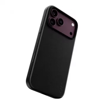 Etui CARE by PanzerGlass Solo z wegańskiej skóry z MagSafe dla iPhone 17 Pro Max - czarny