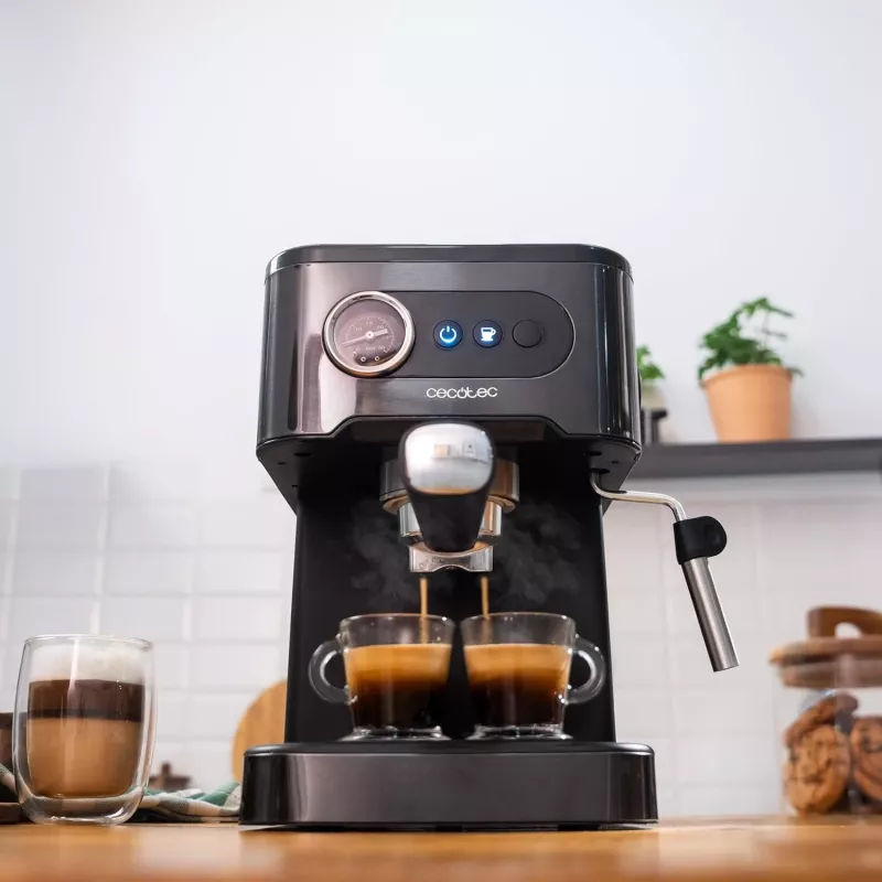 Ekspres do kawy Cecotec Power Espresso 20 Pro Latte, ciśnienie pompy 20 bar, wbudowany spieniacz do mleka, półautomatyczny, czarny, 1350 W
